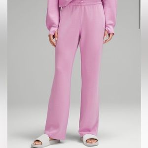 Softstreme High-Rise Pant
*Regular